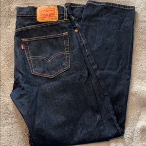 Men’s Dark Wash Levi’s Jeans